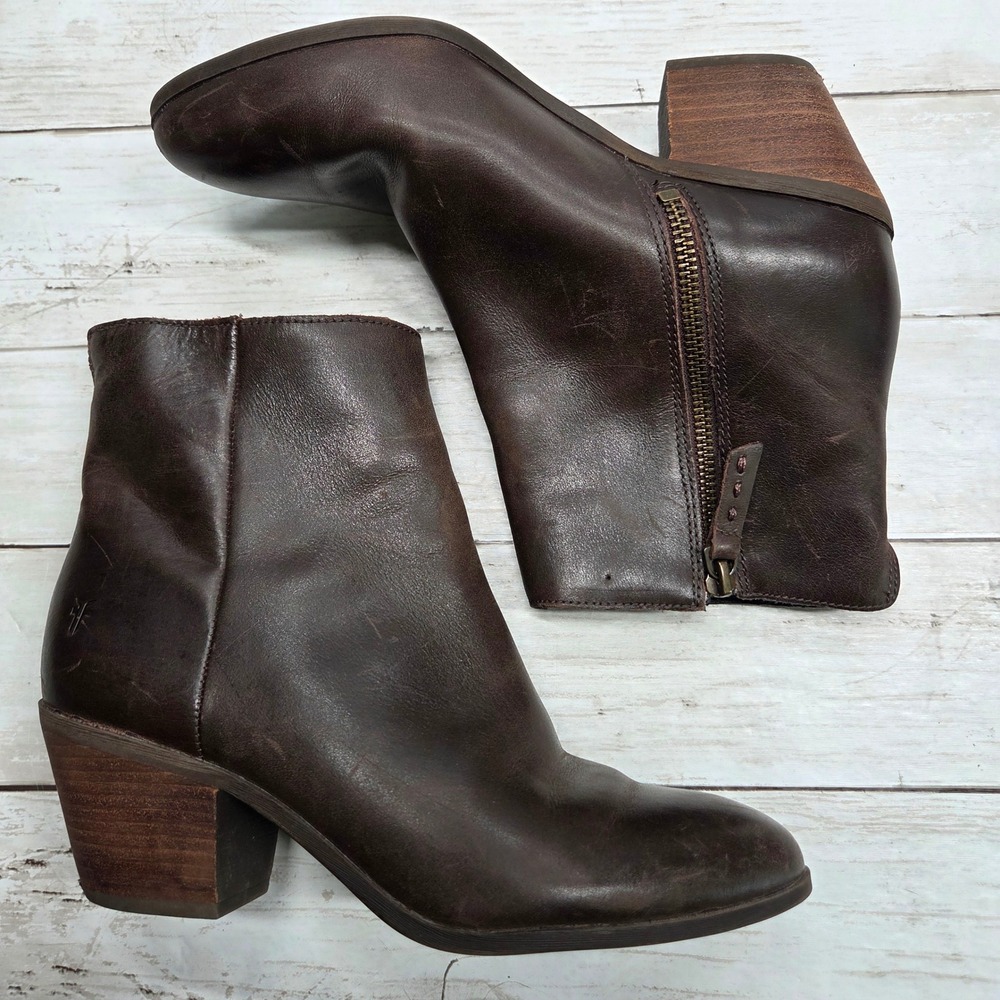 Frye Megan Ankle Bootie Block Heel Women 7M Chocolate Brown Leather FR41577-CHOC